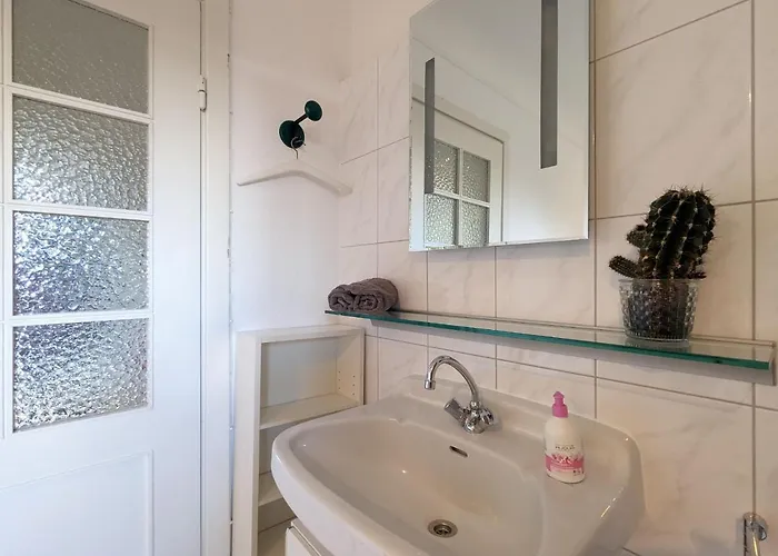 Monteur-wohnung * ארנסבורג